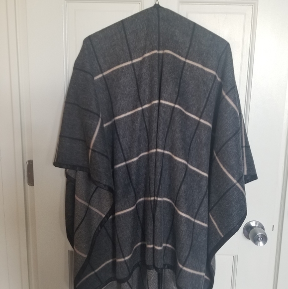 Striped/Plaid Cape - Picture 2 of 5